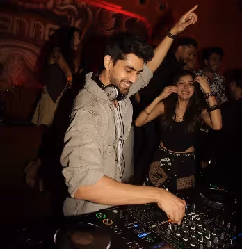 DJ Avnash