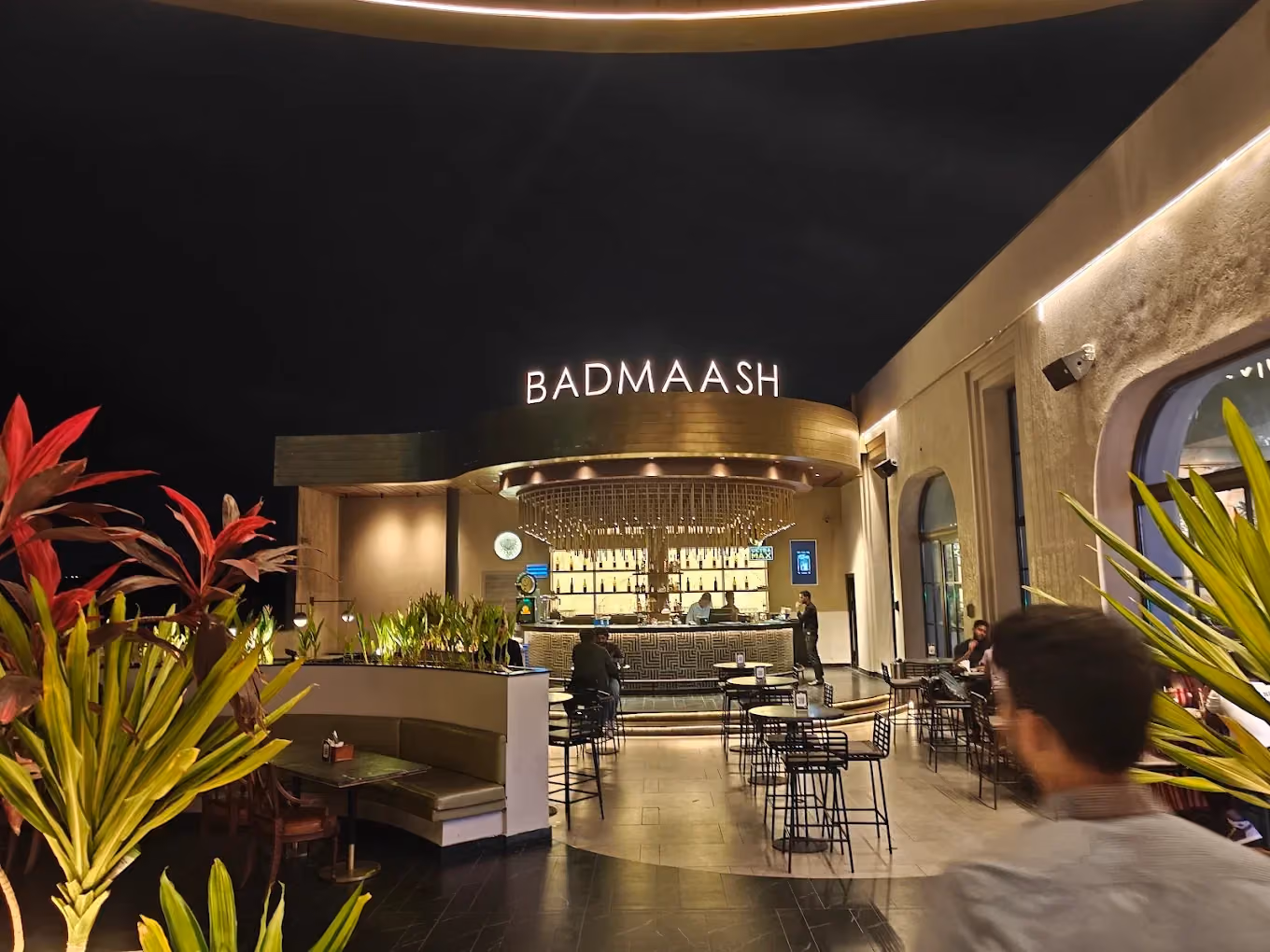 Badmaash, Sarjapur