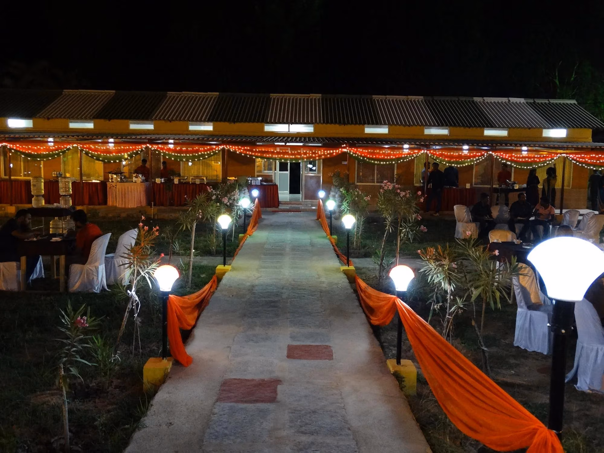 IvyRossa 4 Seasons Hotel and Resort
